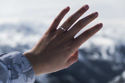 Joyas Minimalistas vs Maxi Joyas: ¿Qué tendencia 2026 eres? - Foto 1